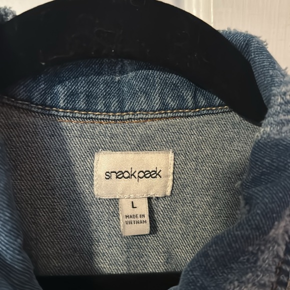 Sneak Peek Women's Large Distressed Jean Denim Jacket Blue - Picture 6 of 11